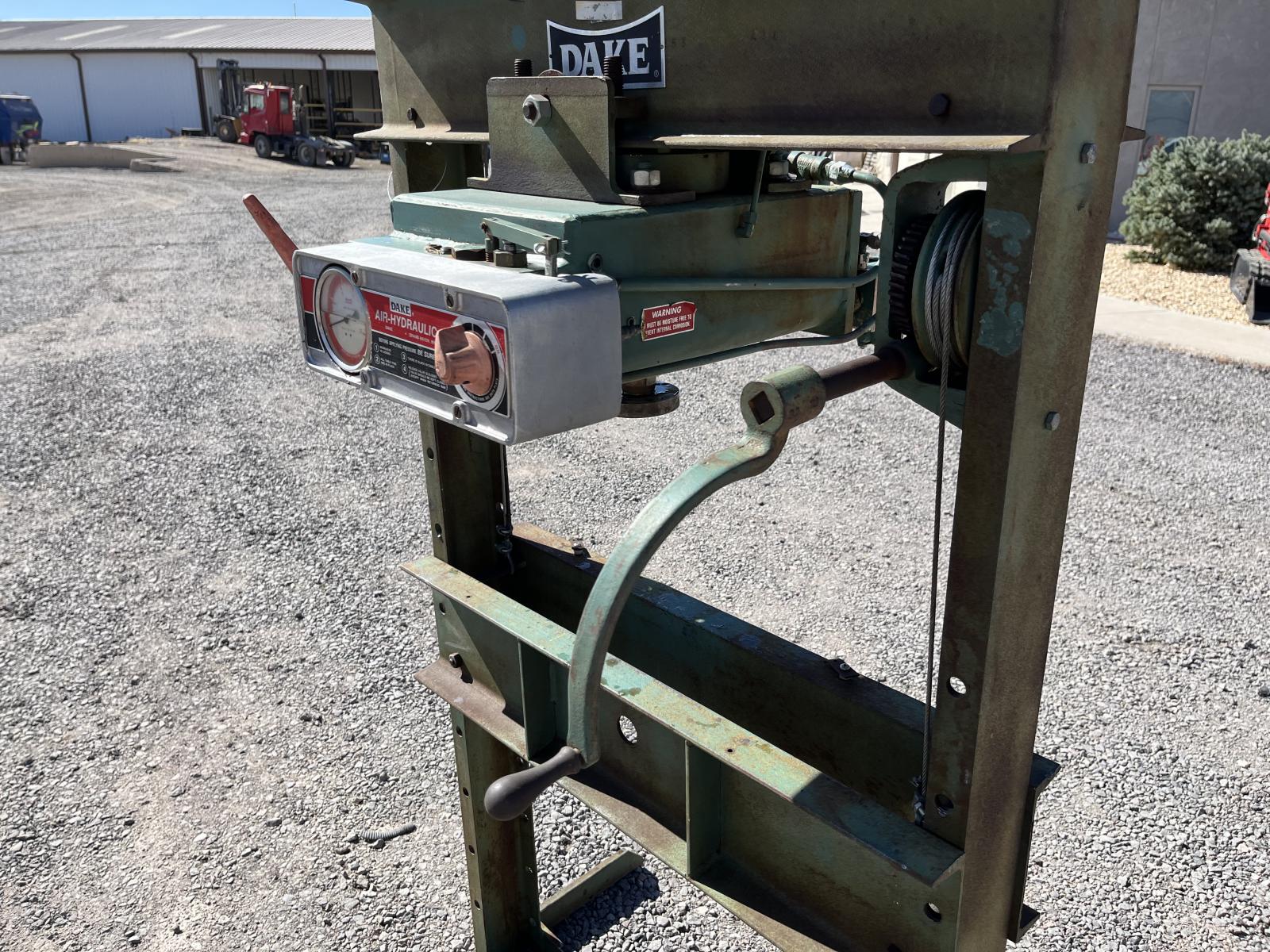 ./imagenes/INVOICE/2019/17892/PRENSA HIDRAULICA DAKE (9).JPG